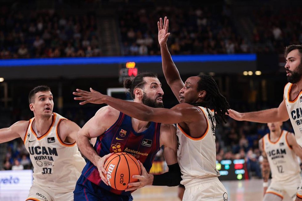Archivo - Partido de la Liga Endesa entre Bara y UCAM Murcia en el Palau Blaugrana