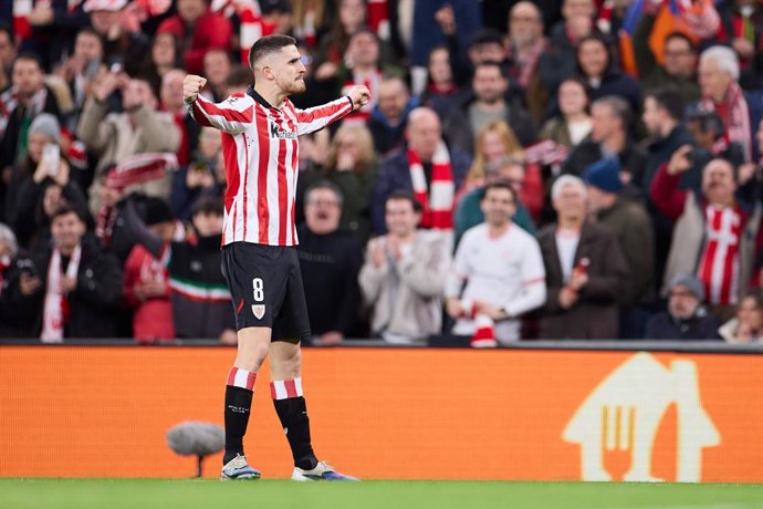 Oihan Sancet of Athletic Club celebrates after scoring the team's first goal during the UEFA Champions League 2025/26 League Phase MD8 match between Athletic Club and Sporting Clube de Portugal at San Mames on January 28, 2026, in Bilbao, Spain.