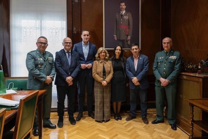 Encuentro sobre la academia de la Guardia Civil en Úbeda.