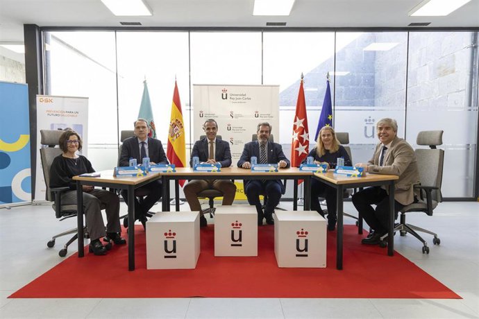 Firma del convenio de colaboración.