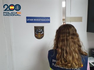 Archivo - Agente de la UFAM de la Policía Nacional