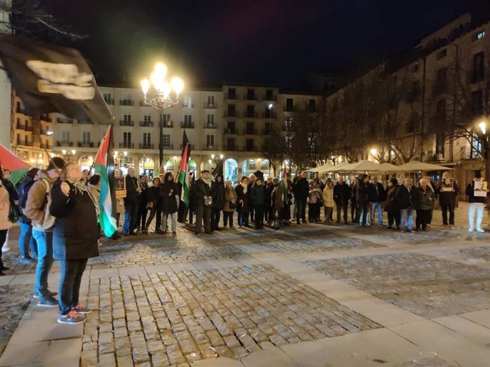 Una 'cacerolada' protesta en Logroño contra la represión del activismo pro-Palestina