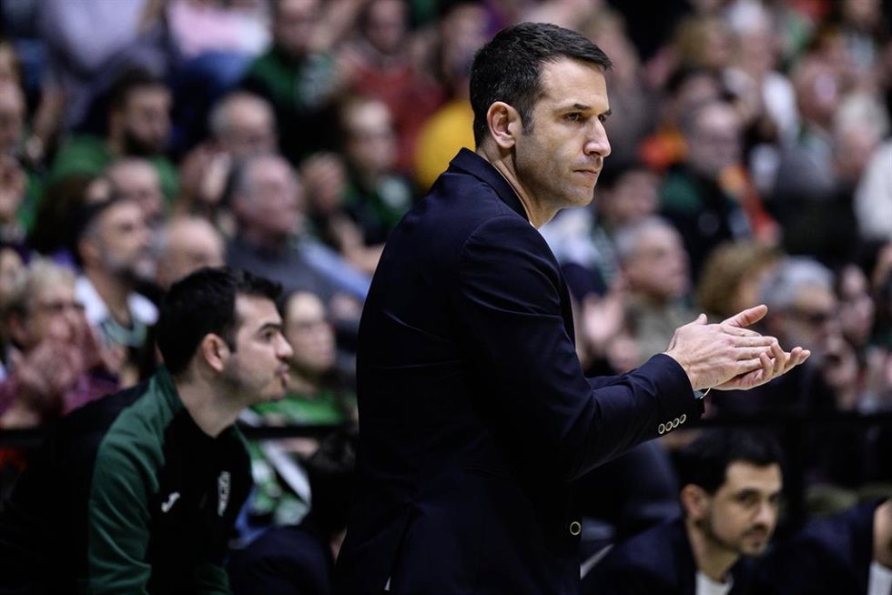 El entrenador del Asisa Joventut, Dani Miret, en un partido