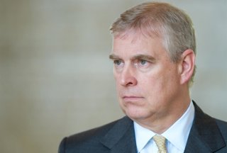 Archivo - FILED - 03 June 2014, Lower Saxony, Goettingen: Andrew Mountbatten-Windsor reacts during a visit to the Georg-August University. Photo: Swen Pförtner/dpa