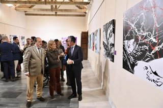 La alcaldesa de Jerez de la Frontera (Cádzi), María José García-Pelayo, en la inauguración de la exposición solidaria 'Miradas de Fe'.
