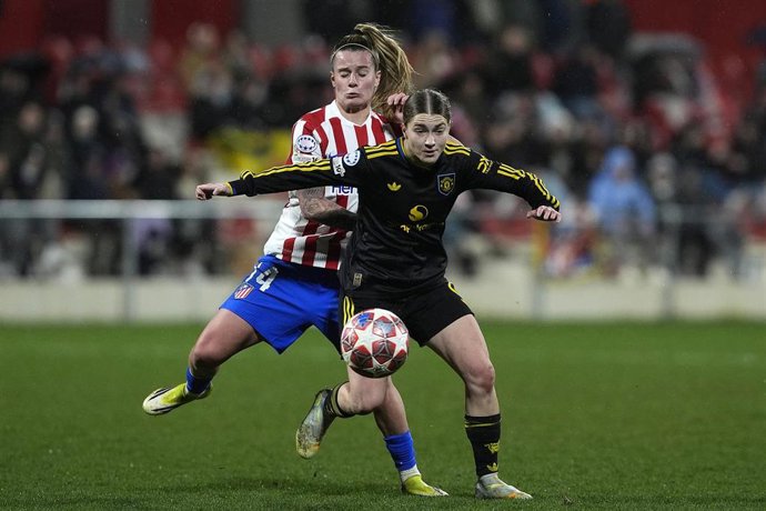 Rosa Otermín y Jess Park, durante un partido.