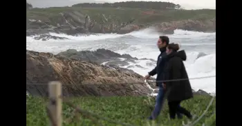 Cinco CCAA están hoy con avisos por viento y olas, de nivel naranja en Cataluña