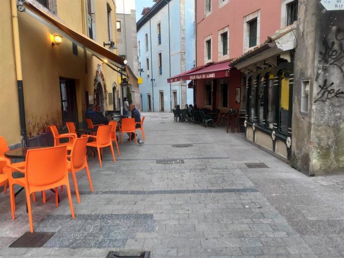 Archivo - Sidrerías y terrazas en Llanes.