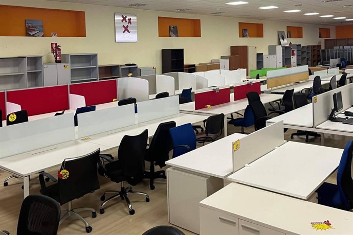 Factoryoficina impulsa espacios de trabajo eficientes con mobiliario de oficina nuevo y reacondicionado
