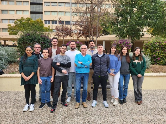 Un equipo de científicos del Departamento de Genética y Microbiología de la Universidad de Murcia (UMU) que han conseguido descifrar el código genético que permite a los hongos adaptarse para infectar al ser humano