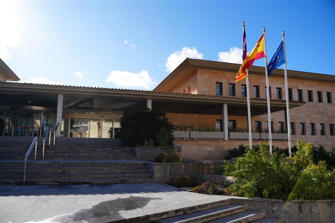 Archivo - Sede del Ayuntamiento de Calvià.