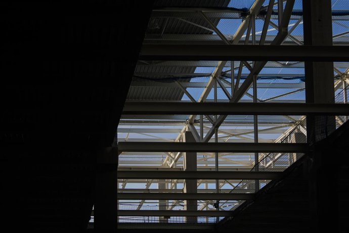 Archivo - Arxiu - Bigues en un terreny en obres i construcció, durant una visita a la gigafactoria PowerCo, a 24 de novembre del 2025, a Sagunt