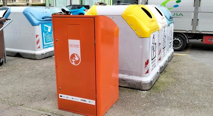 El aceite usado debe depositarse en envases cerrados, preferiblemente de plástico .