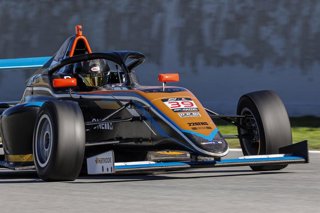 Archivo - El piloto argentino Santino Panetta, con el equipo de Thibaut Courtois (TC Racing). 