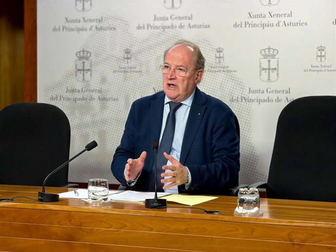 El diputado del PP de Asturias José Agustín Cuervas-Mons durante la rueda de prensa de este viernes.