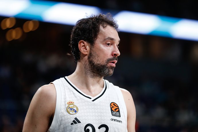 Archivo - Sergio Llull Melia of Real Madrid looks on during the Turkish Airlines EuroLeague Regular Season match between Real Madrid and Zalgiris Kaunas at Wizink Center on December 12, 2024 in Madrid, Spain.