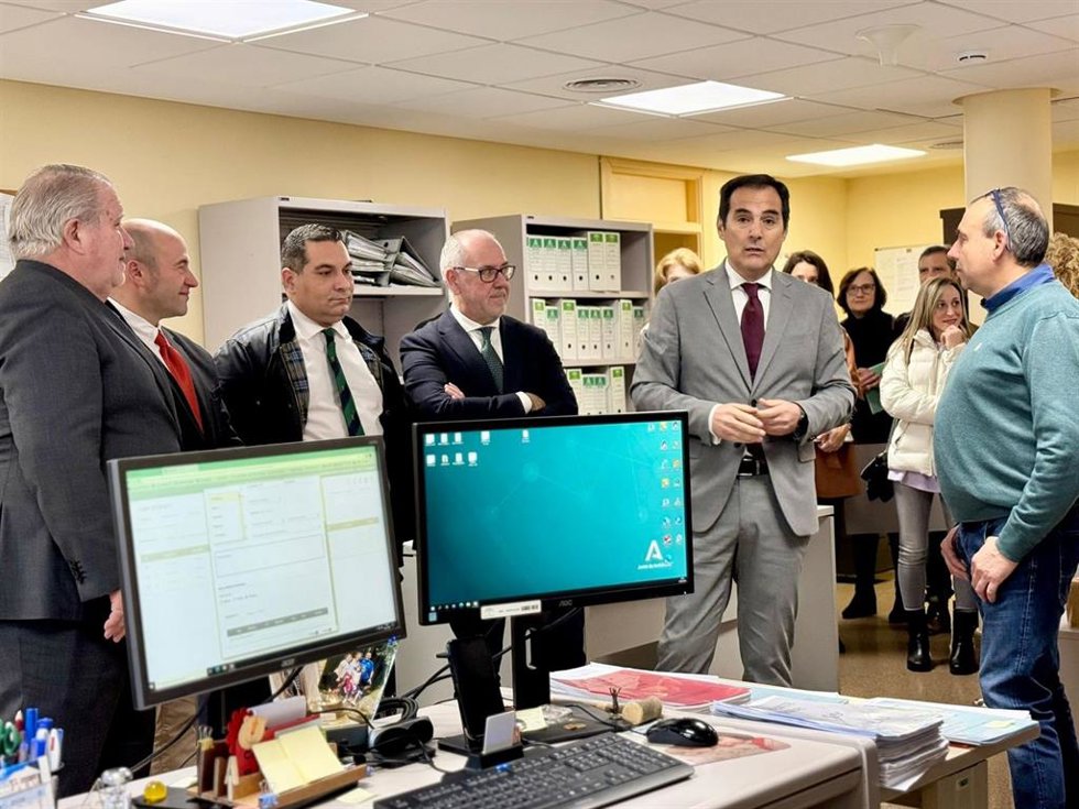 Visita del consejero José Antonio Nieto al tribunal de instancia de Cazorla