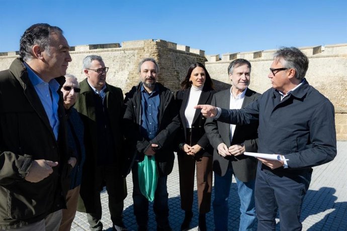 El portavoz de Vox en Andalucía, Manuel Gavira, en una convocatoria en Cádiz.