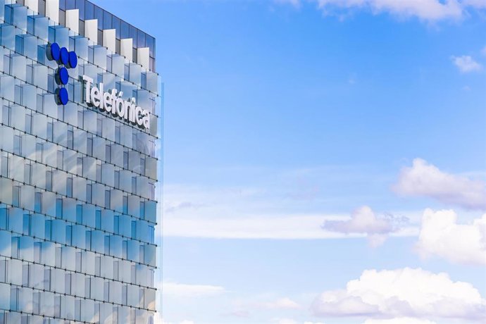Fachada de la sede de Telefónica