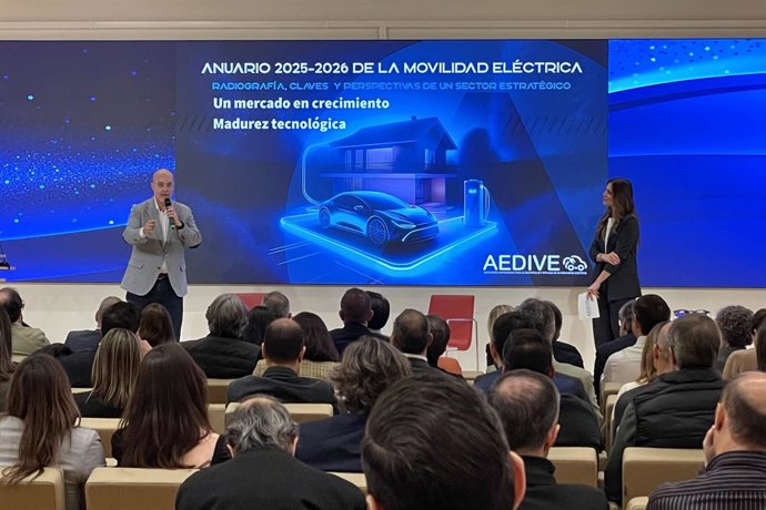 El director general de Aedive, Arturo Pérez de Lucia, durante la presentación del anuario