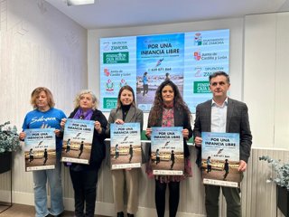 Presentación del programa "Vacaciones en paz" en la sede de Caja Rural de Zamora