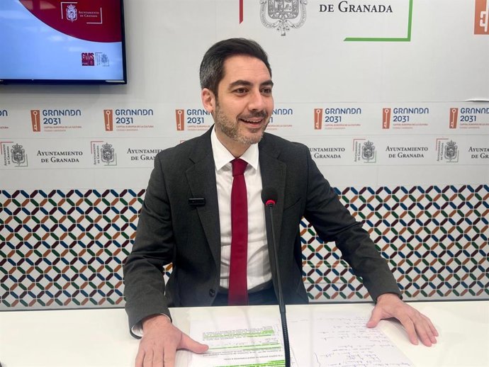 El viceportavoz del PSOE en el Ayuntamiento de Granada Eduardo Castillo