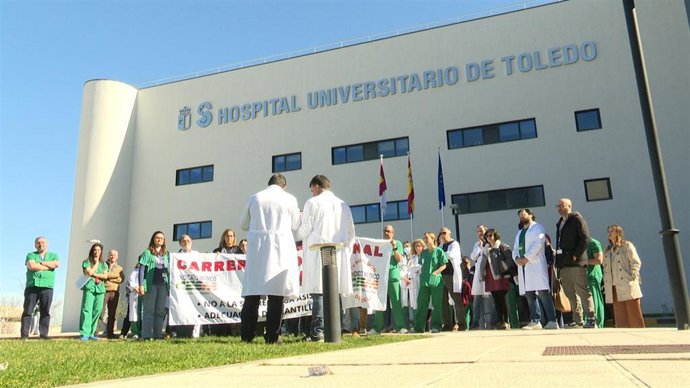 Médicos en jornada de huelga en el Hospital Universitario de Toledo