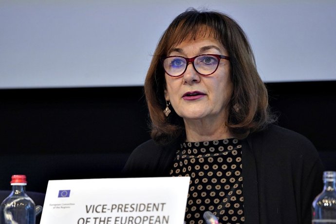 Archivo - La vicepresidenta de la Comisión Europea para la Democracia y la Demografía, Dubravka uica, durante el 149 plenario Comité Europeo de las Regiones.