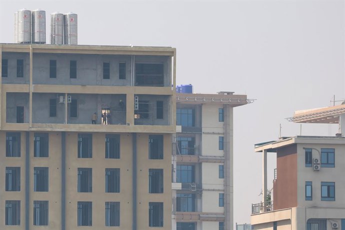 Archivo - March 6, 2025, Mae Sot, Thailand: View of the scam centers in Shwe Kokko, Myanmar as seen from the Thai side of the border in Mae Sot, Thailand on March 6, 2025. In the last few weeks, the Thai authorities have cracked down on Myanmar scam cente