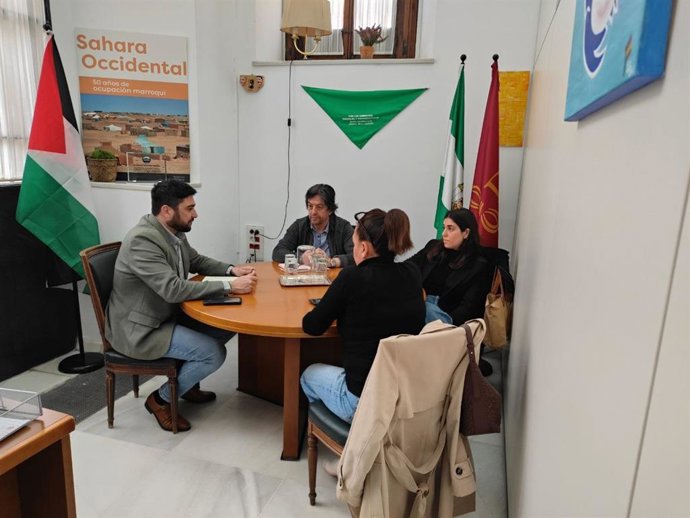 Ismael Sánchez se reúne con miembros del comité de empresa de la ROSS.