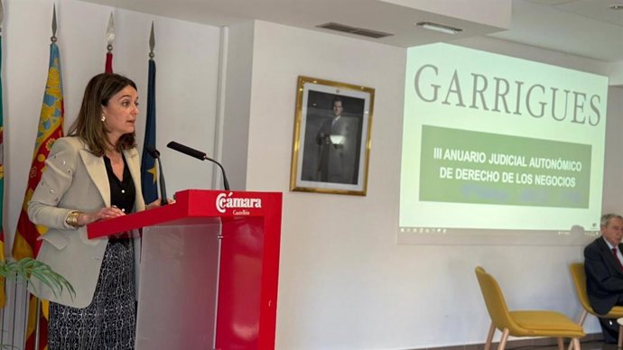 Nuria Martínez subratlla que una Administració de Justícia moderna i eficaç enforteix la competitivitat de les empreses