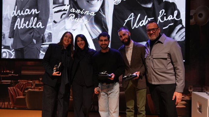 Adrián Abella, jefe de sala del restaurante Caleña (Ávila), ganador del premio Amelier a joven talento