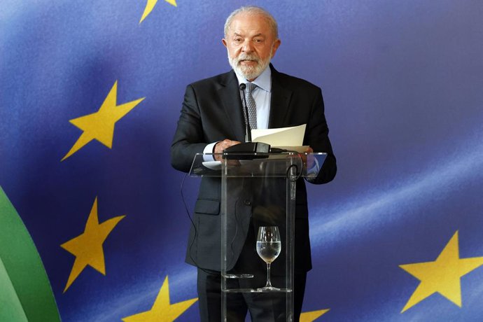 Archivo - 16 January 2026, Brazil, Rio de Janeiro: Brazil's President Luiz Inacio Lula da Silva, speaks during a joint statement with EU Commission President, Ursula Von der Leyen (not pictured) following their meeting on the trade agreement between the E