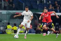 El Real Madrid defiende racha y liderato en El Sadar