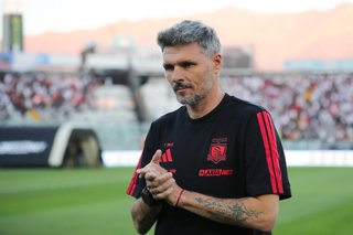 Futbol, Colo Colo vs Union La Calera Fecha 3, Liga de Primera 2026. El entrenador de Colo Colo Fernando Ortiz es fotografiado durante un partido de primera disputado en el estadio Monumental en Santiago, Chile. 15/02/2026 Felipe