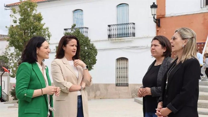 Rafi Crespín y Silvia Mellado (izda.), en Fuente Obejuna.