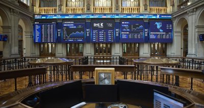 Bolsa - El Ibex 35 firma su mayor aumento semanal desde noviembre de 2025 (+2,91%) y se consolida en los 18.100 Bolsa