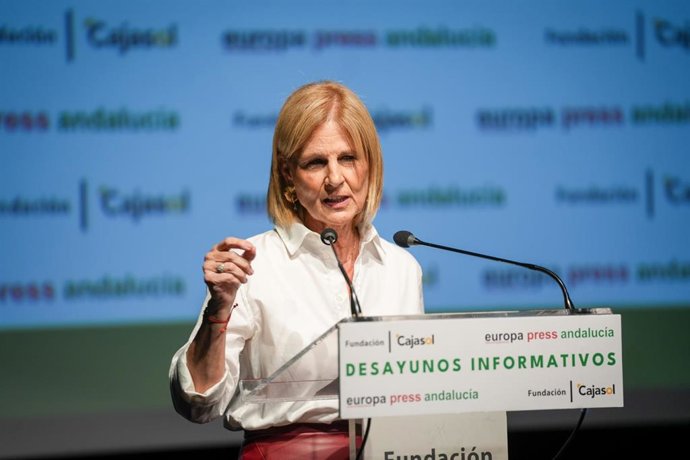 Archivo - La alcaldesa de Jerez y presidenta de la FEMP, María José García Pelayo, durante los desayunos informativos de Europa Press Andalucía. ARCHIVO.