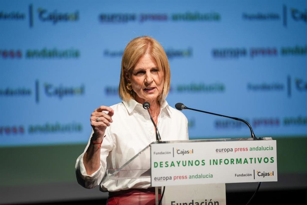 Archivo - La alcaldesa de Jerez y presidenta de la FEMP, María José García Pelayo, durante los desayunos informativos de Europa Press Andalucía. ARCHIVO.