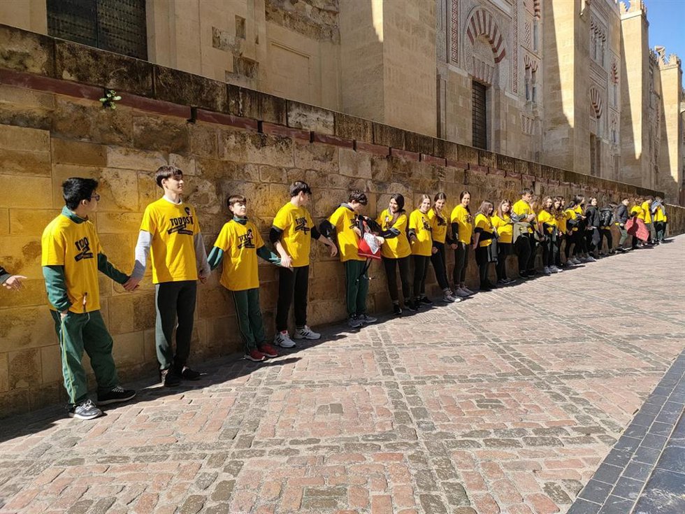El 'Abrazo a la Mezquita-Catedral' un año anterior.