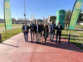 Autoridades y organizadores, durante la inauguración de Meliza.