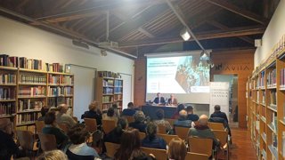 La Universidad Católica de Ávila (UCAV) ha celebrado una nueva conferencia del II ciclo sobre la reina Isabel