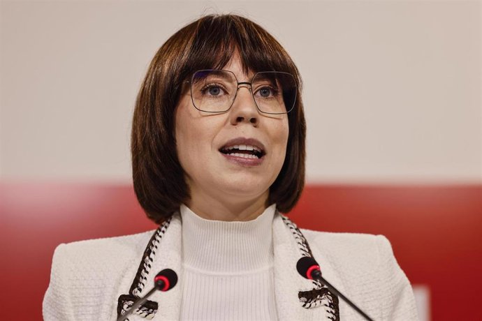 La secretaria general del PSPV-PSOE y ministra de Ciencia, Innovación y Universidades, Diana Morant, durante una rueda de prensa.