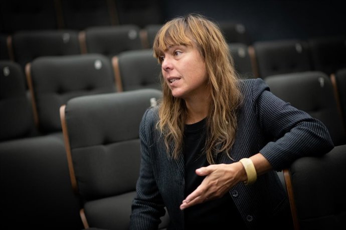 Archivo - La directora canadiense Sophie Deraspe en una entrevista con Europa Press.