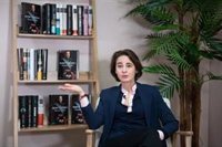 Laurence Debray, biógrafa de Juan Carlos I, ve "insólito" que se le reclame una disculpa: "¿Que se disculpe de qué?"