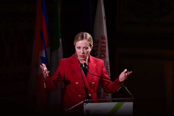 Archivo - Arquivo - 03 de outubro de 2023, Itália, Turim: A presidente italiana Giorgia Meloni discursa durante o Festival das Regiões e Províncias Autônomas de 2023. O evento reúne todos os governadores das regiões italianas, incluindo Meloni, presidente