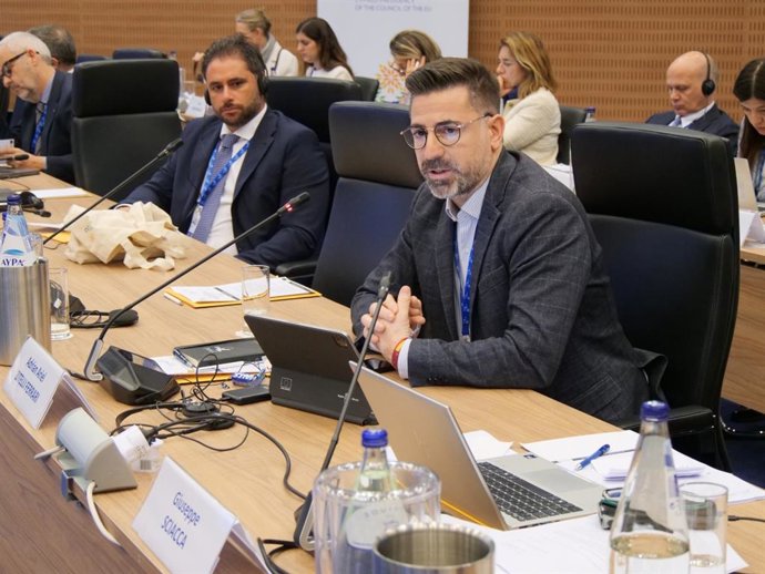 El director general de Unión Europea, Adrián Zittelli, interviene en la reunión del CRPM celebrada en Chipre.