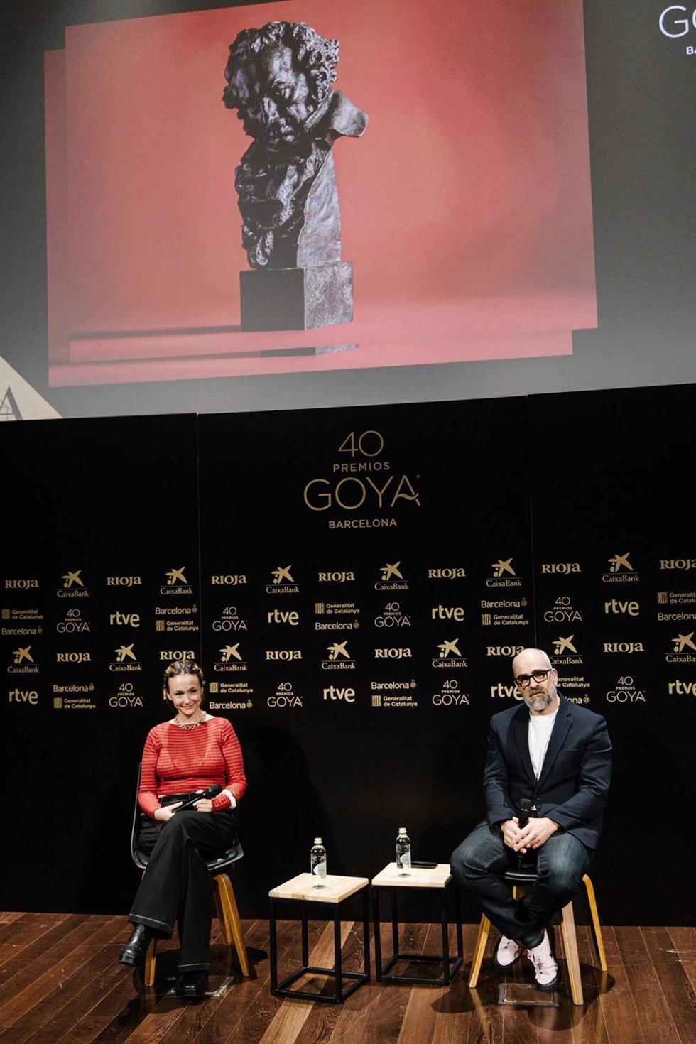 Archivo - Los presentadores de la 40 edición de los Premios Goya, Luis Tosar y Rigoberta Bandini