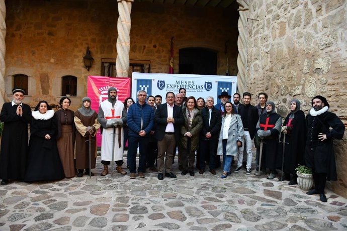 La presidenta de la Institución provincial, Concepción Cedillo, en el Castillo de Orgaz.