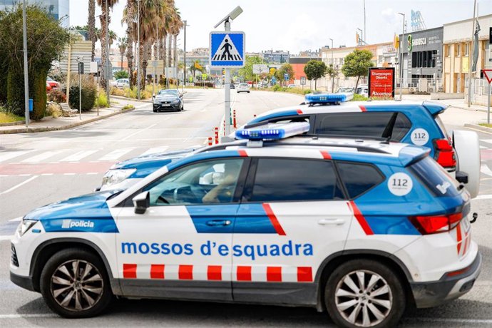 Archivo - Coches de los Mossos d'Esquadra 